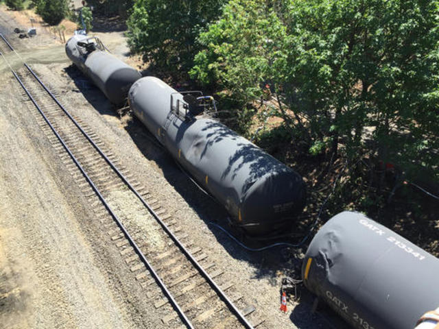 Anger as trains resume after Oregon derailment