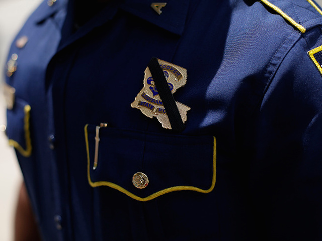 Baton Rouge police officer released from hospital, gets hero's welcome home
