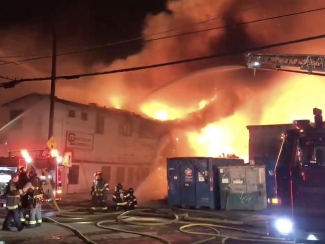 Massive warehouse fire raging in Seattle's Queen Anne neighborhood